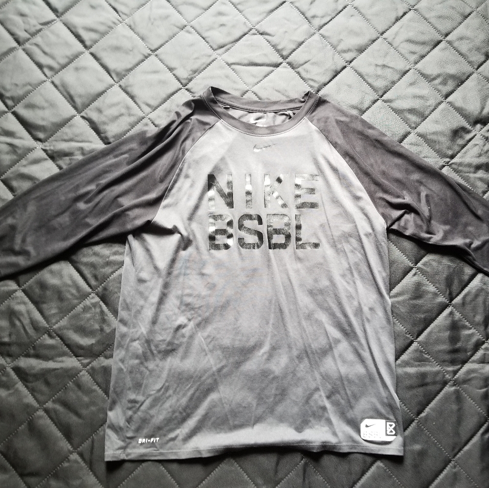 Nike Baseball / Raglan shirt. Mens XL.
